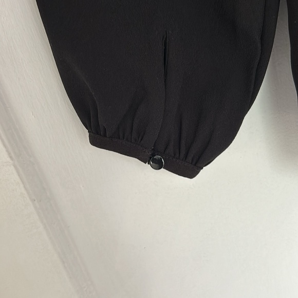 J Crew Ruffle Neck Crepe Top XS/Black - Picture 3 of 4